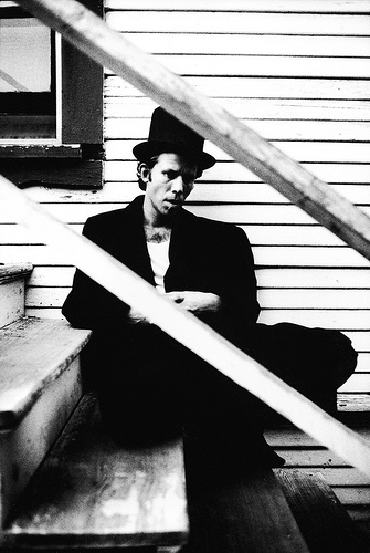 (photo by Anton Corbijn, promotional image from Waits web site)