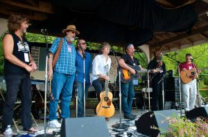 Roger at the Tribute to Pete workshop at the 2014 Philly Folk Festival.
