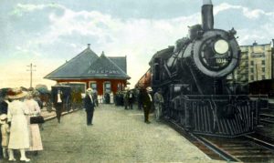 Chicago and Northwestern train depot, 1917