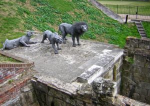 Lions from the installation "The Royal Beasts", Kendra Haste, 2010